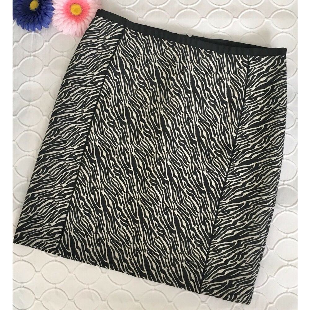 H&M‎ Womens Skirt Sz 8 Black/Beige Animal Print Straight Paneled ~ Fully Lined